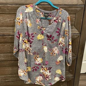 Light springy floral top